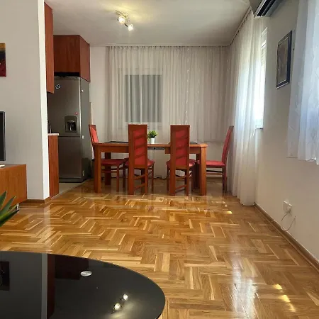 Naresi Apartment *