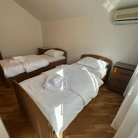 Naresi 아파트